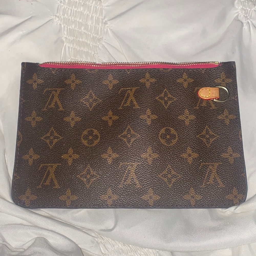 Louis Vuitton never full cloth clutch bag. - Picture 1 of 1